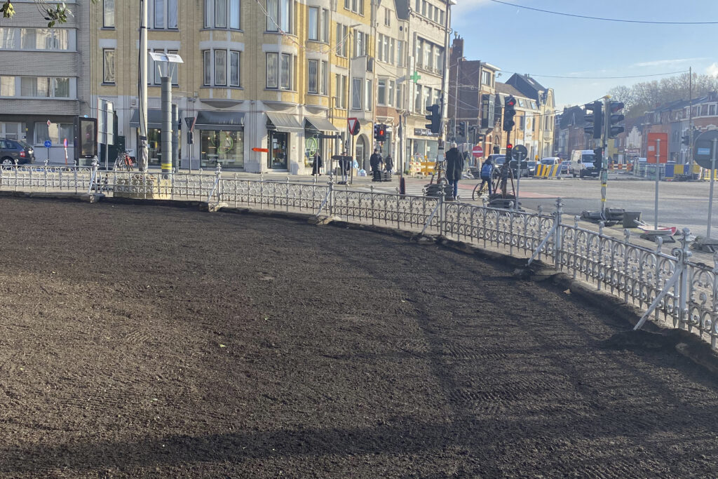 Unieke renovatie kerktuin Vilvoorde