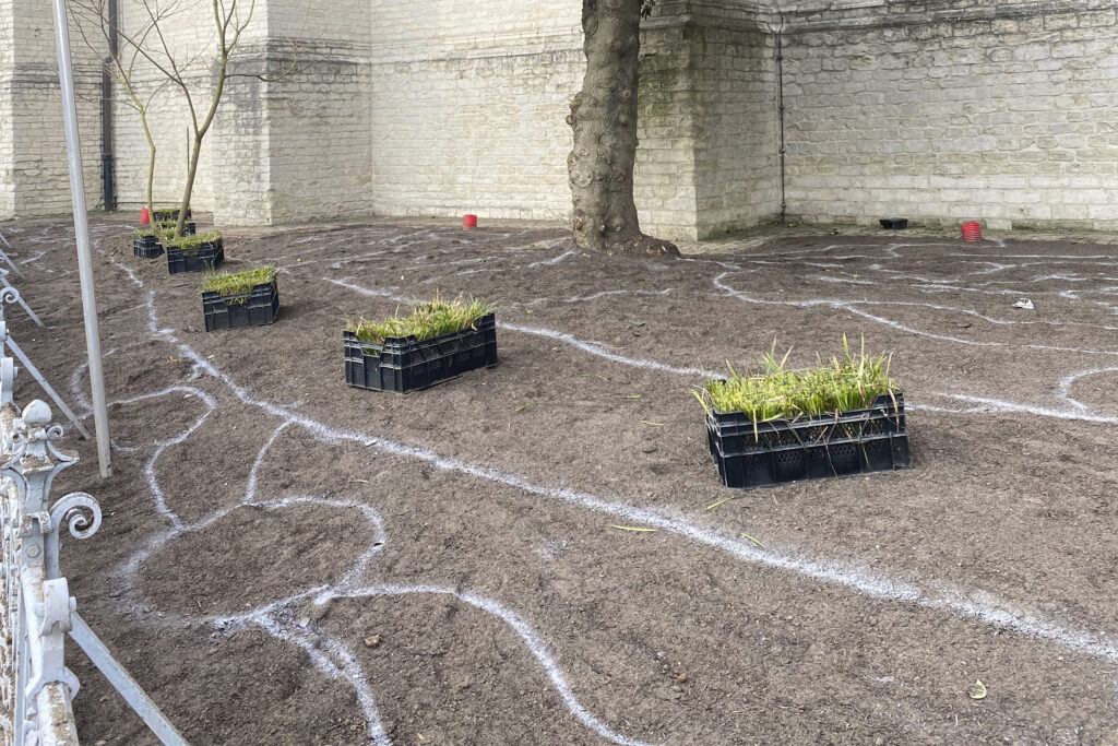 Unieke renovatie kerktuin Vilvoorde