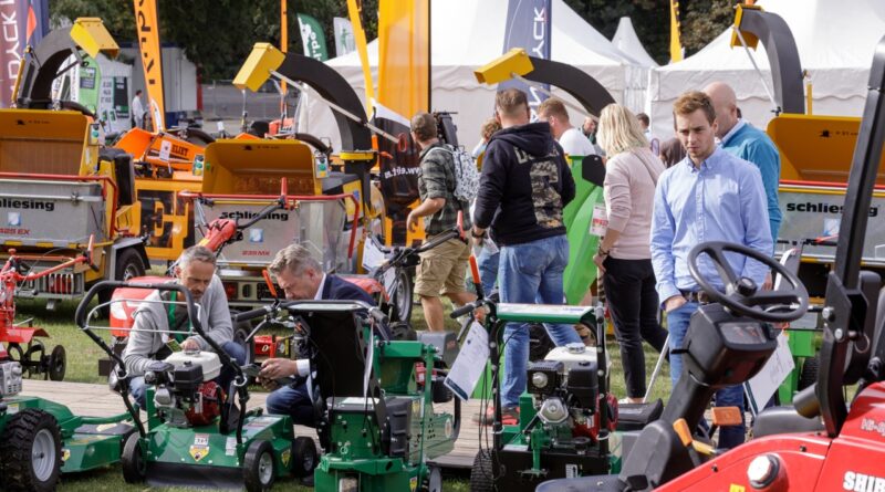 Bezoek Demo Groen: De grootste Belgische openluchtdemonstratie van materiaal voor tuin, groene zones, sportvelden en stadsreiniging.