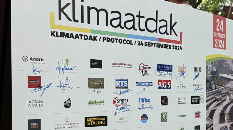 Op 23 september 2024 vond het allereerste Klimaatdakcongres plaats in Flanders Expo, Gent. Een klimaatdak is een multifunctioneel plat dak dat bijdraagt aan klimaatadaptatie, klimaatmitigatie en CO2-reductie.